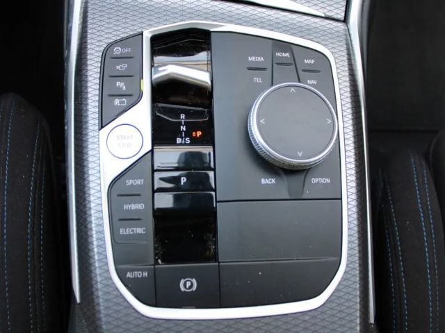 BMW 330 330e M-Sport Touring xDrive