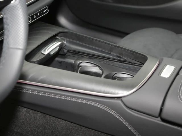 Mercedes-Benz E 220 AMG Line E 220 d Sedan