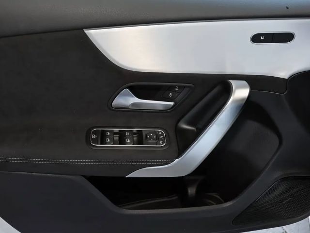 Mercedes-Benz A 200 AMG Line