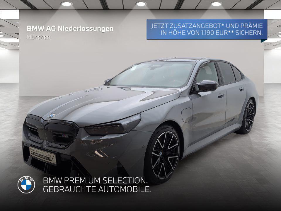BMW M5 Sedan