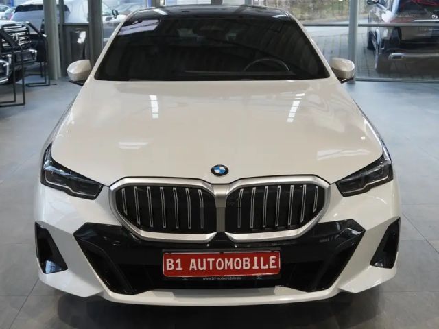 BMW 520 520i M-Sport Sedan