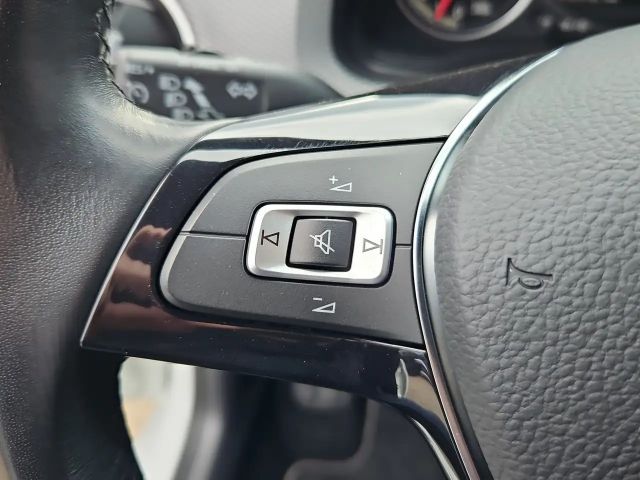 Volkswagen up! Active