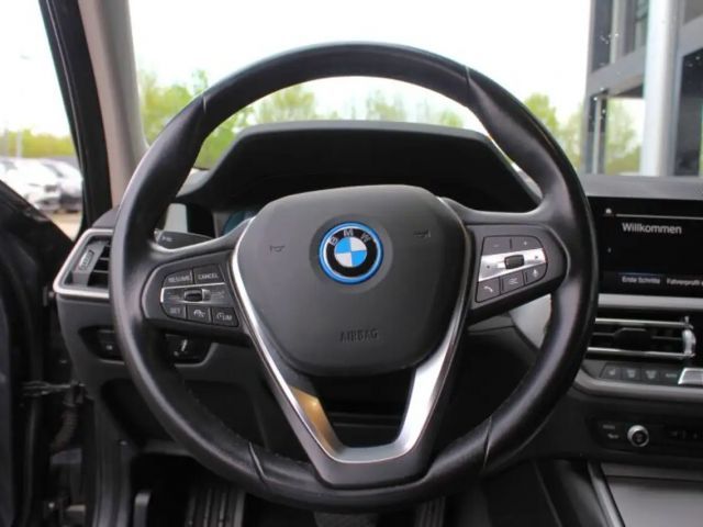 BMW 330 330e Advantage pakket Touring