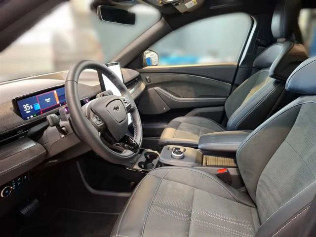 Ford Mustang Mach-E AWD GT