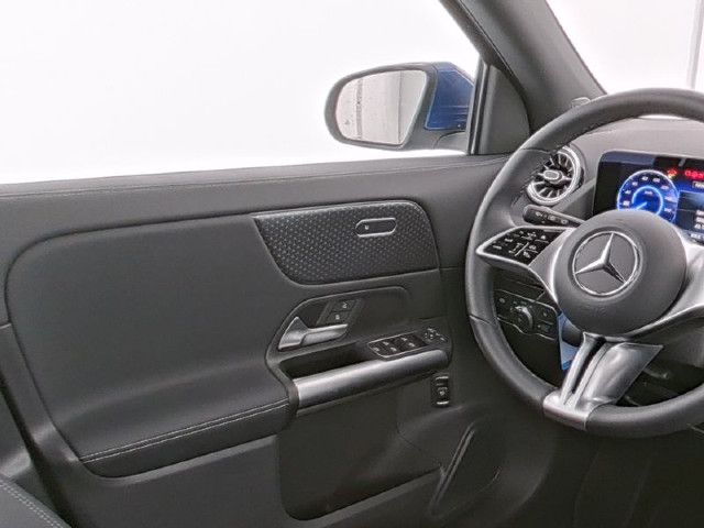 Mercedes-Benz EQA 300 4MATIC