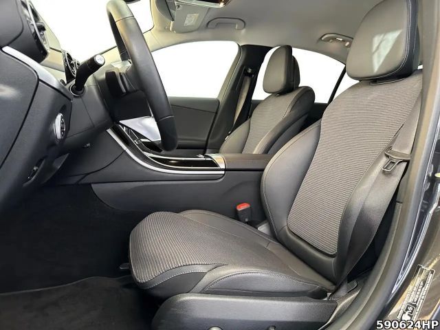 Mercedes-Benz C 200 AVANTGARDE Sedan