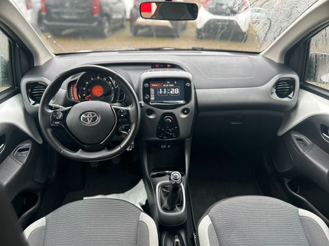 Toyota Aygo 5-deurs Play X-play