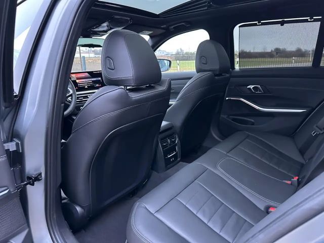 BMW 320 320d M-Sport Touring xDrive