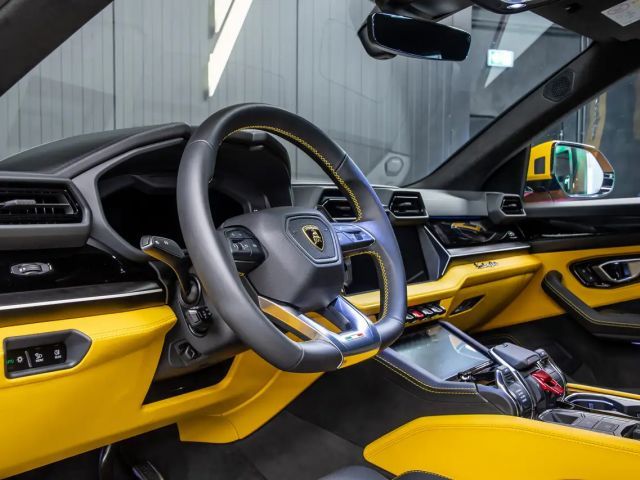 Lamborghini Urus Urus SE + B&W + Panorama + Massage seats + Ambient