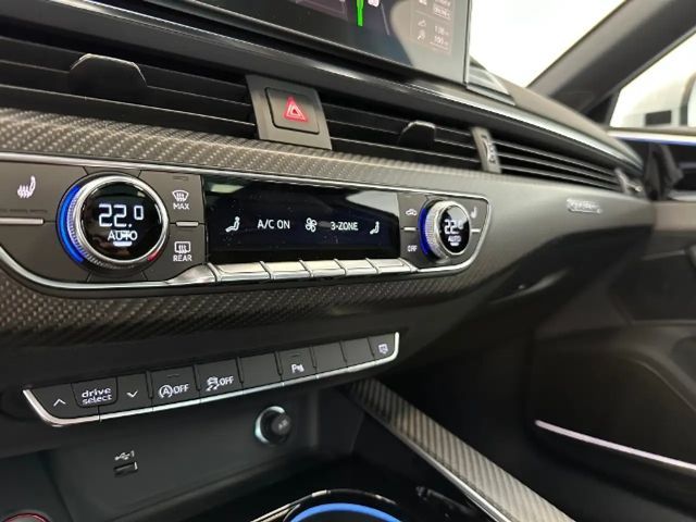 Audi RS4 Avant Competition Quattro