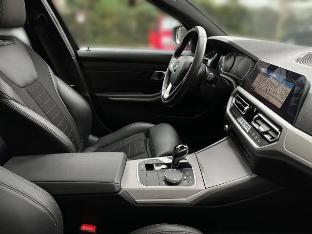 BMW 330 330e Sedan