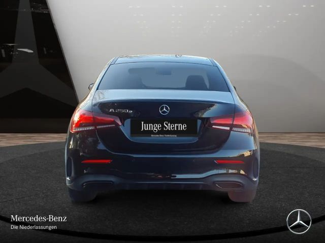 Mercedes-Benz A 250 A 250 e AMG Line