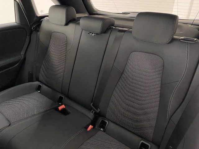 Mercedes-Benz B 200 Progressive Sedan