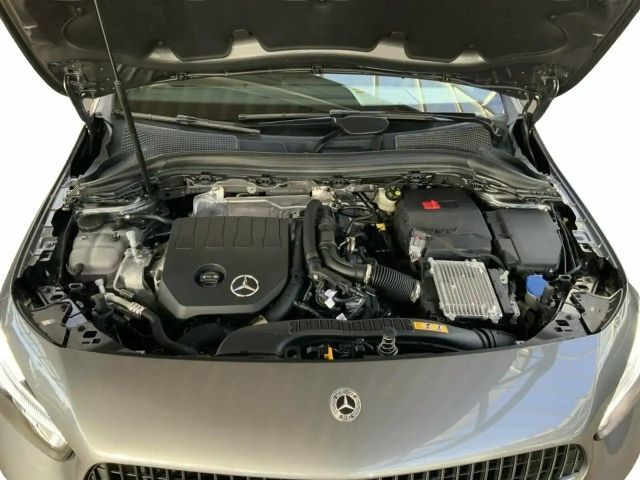 Mercedes-Benz B 180 SpurW W-Paket PDC SHZ SpurH LED el.Heck