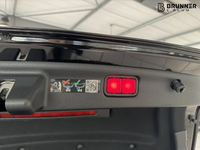 Mercedes-Benz C 200 AMG Line Sedan