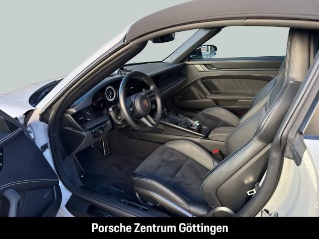 Porsche 992 4 Coupé GTS Targa