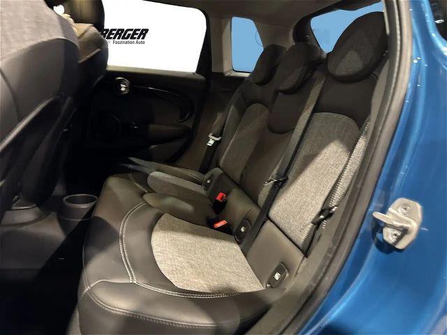 MINI Cooper F55 DAB LED RFK Navi Komfortzg. ACC Shz