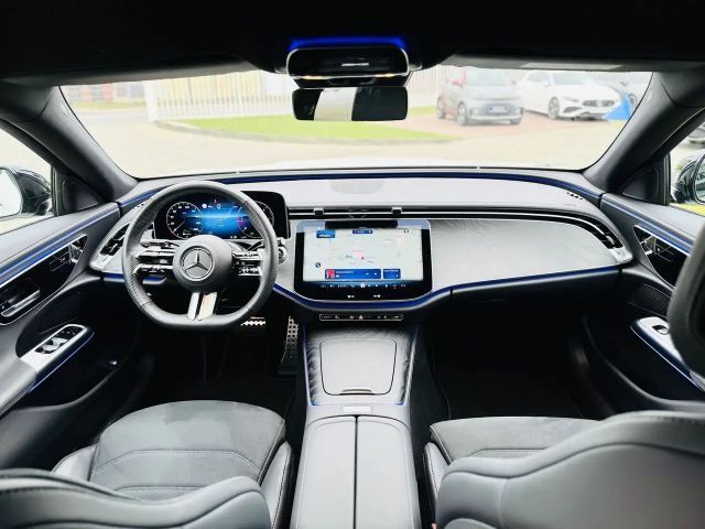 Mercedes-Benz E 220 AMG Line E 220 d Sedan