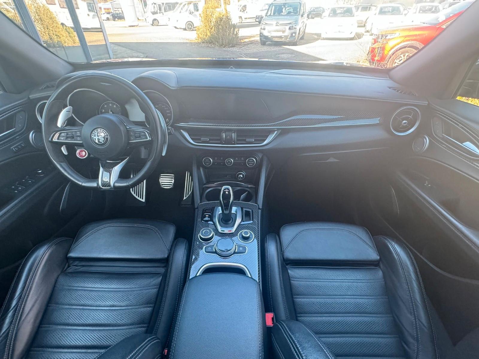Alfa Romeo Stelvio Q4 Quadrifoglio