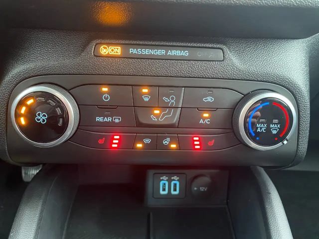 Ford Focus Cool & Connect Wagon