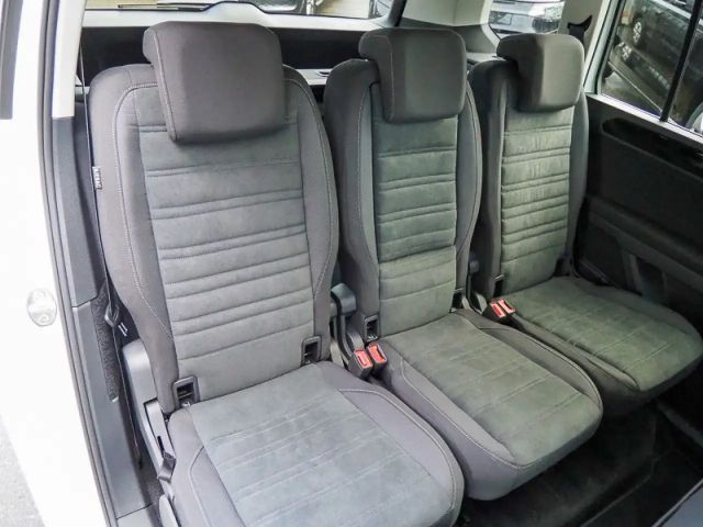 Volkswagen Touran 1.5 TSI Highline