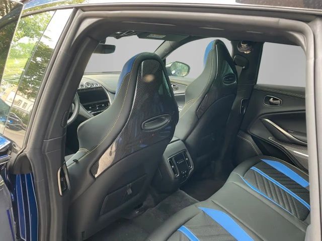 Aston Martin DBX 707