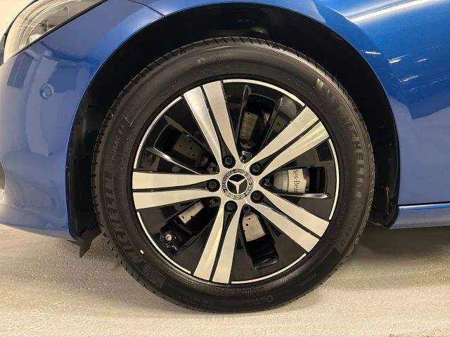 Mercedes-Benz C 300 C 300 e Sedan