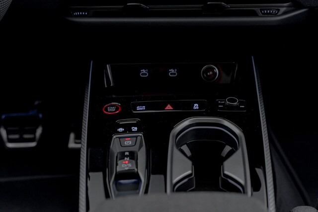 Audi A6 Avant Quattro S-Tronic