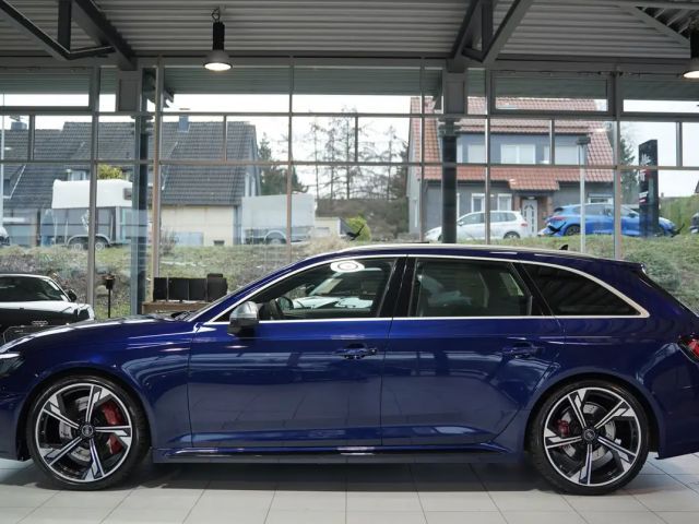 Audi RS4 Avant Quattro