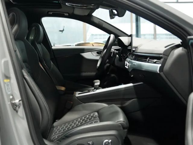 Audi RS4 Avant Quattro