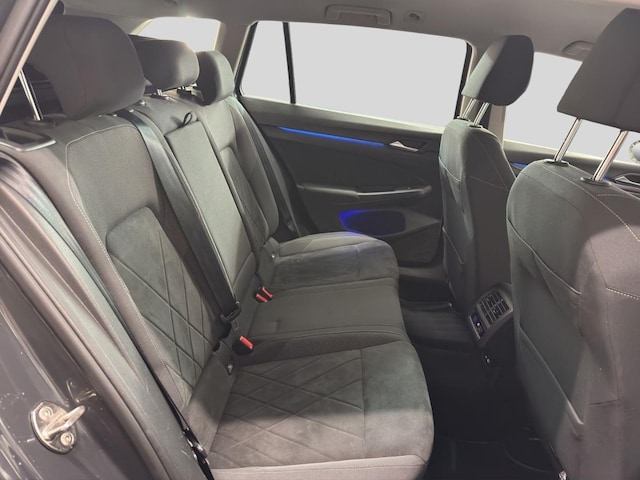 Volkswagen Golf 2.0 TDI DSG Style Variant