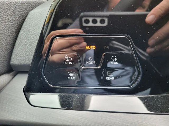 Volkswagen Golf Style Variant