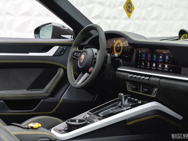 Porsche 992 4 Cabrio GTS Targa Turbo