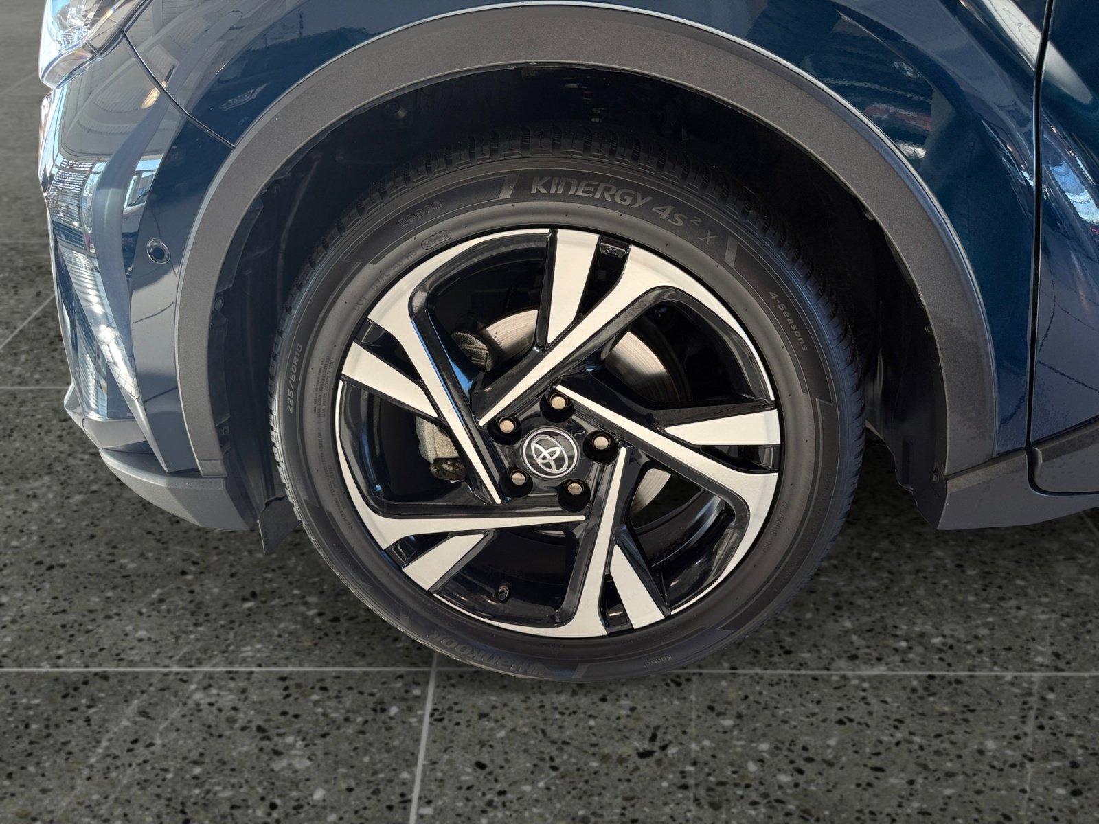 Toyota C-HR 5-deurs Bi-Tone Team D