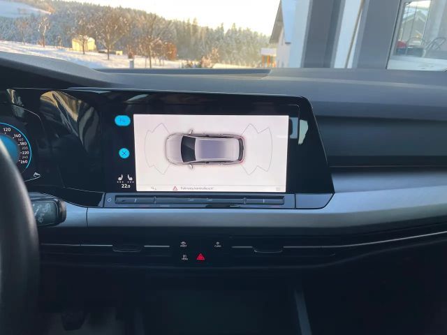 Volkswagen Golf Life Variant