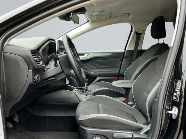 Ford Focus Cool & Connect EcoBoost Wagon