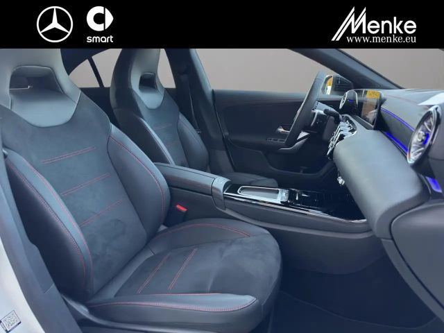 Mercedes-Benz CLA 200 AMG Line Coupé