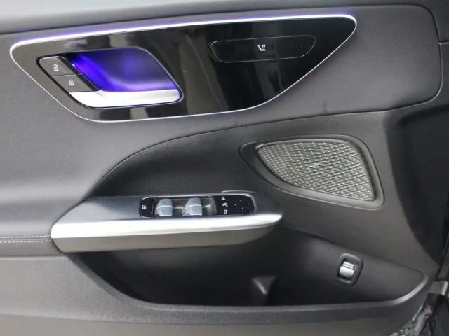 Mercedes-Benz C 180 AVANTGARDE Sedan