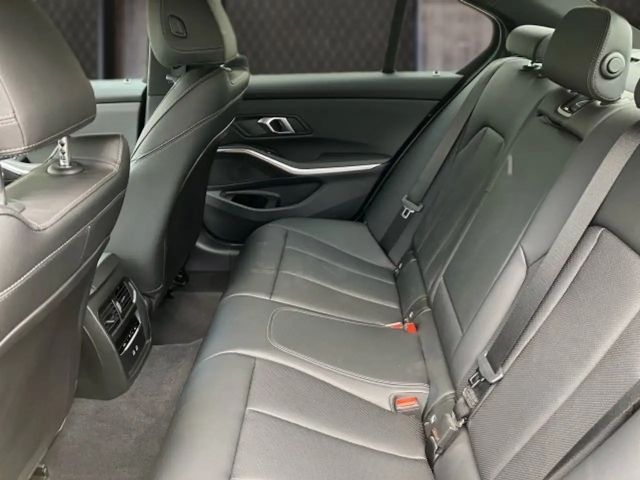 BMW 330 330e Sedan xDrive