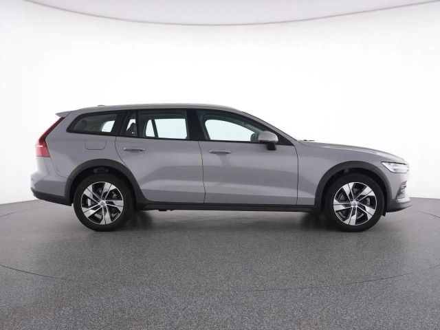 Volvo V60 Cross Country AWD Plus