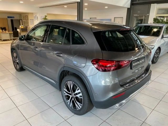 Mercedes-Benz GLA 180 Progressive