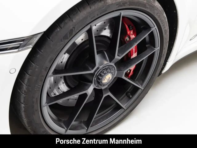 Porsche 992 Carrera Coupé GTS