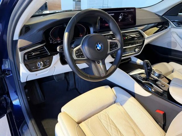 BMW 530 530d Luxury Line Sedan xDrive