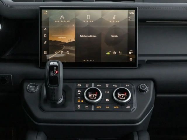 Land Rover Defender 110 D250 Dynamic SE