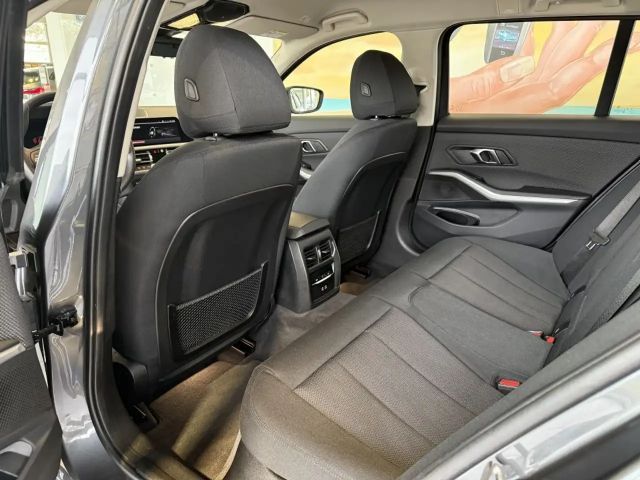 BMW 320 320i Touring