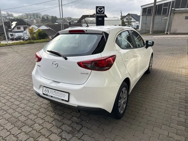 Mazda 2 Center-Line