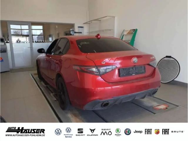 Alfa Romeo Giulia AT8 Q4 Turbo Veloce