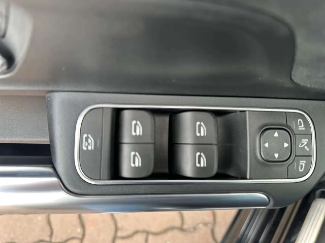 Mercedes-Benz B 180 AMG Line Sedan