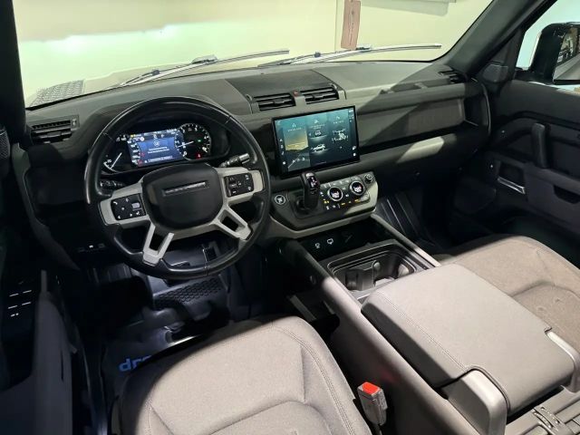 Land Rover Defender 110 Black Pack