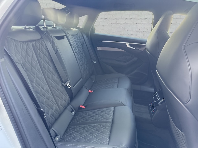 Audi A6 Quattro S-Tronic Sedan